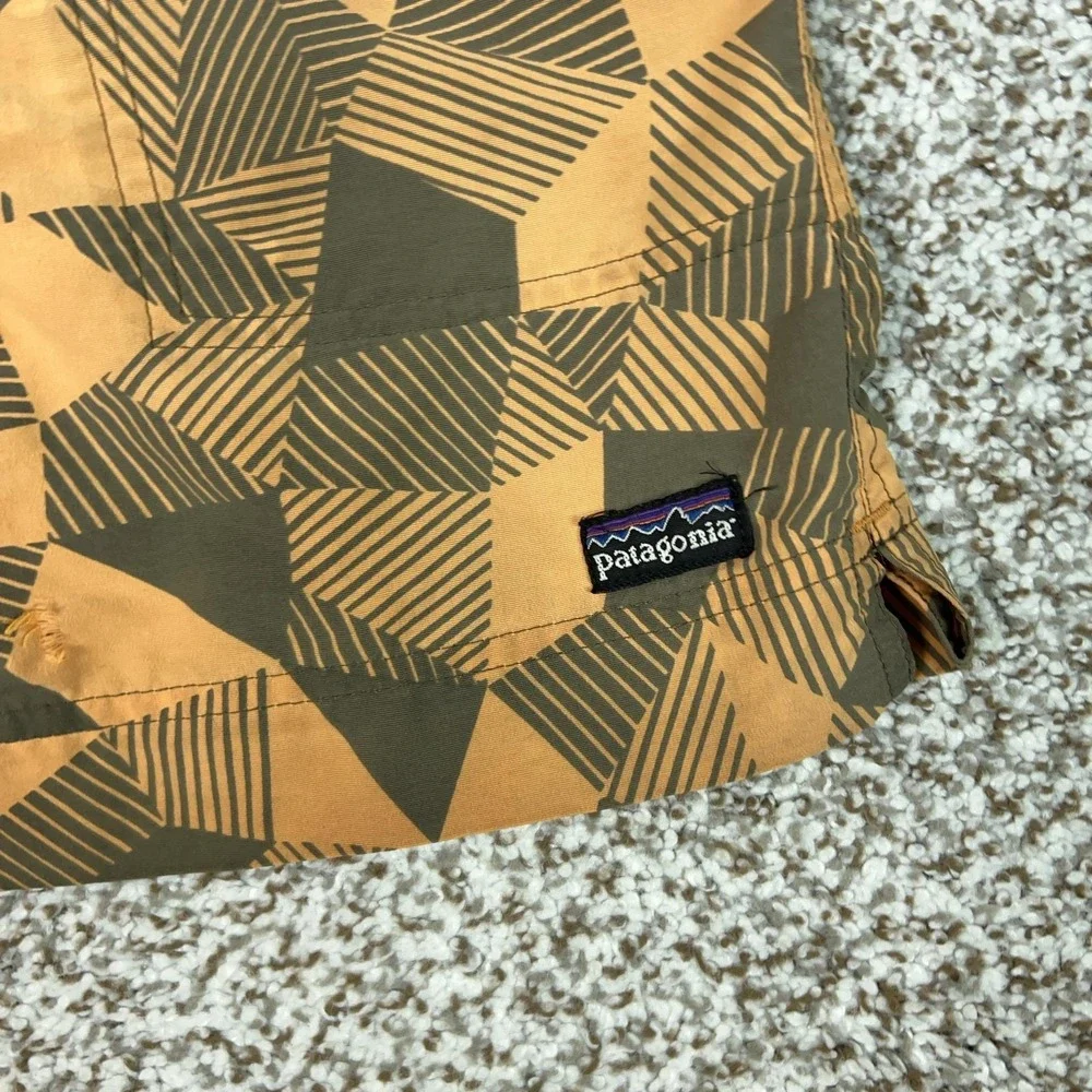 Patagonia Shorts Boys XS Orange Geometric Lined Drawstring Hiking Gorp Logo